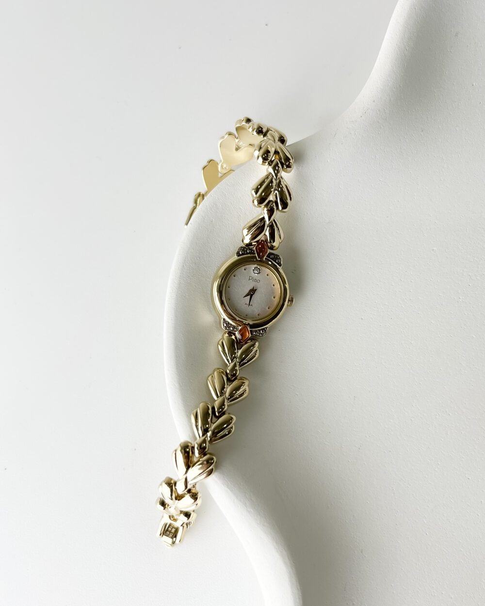 Alba 'The Architectural Frost-Rib'