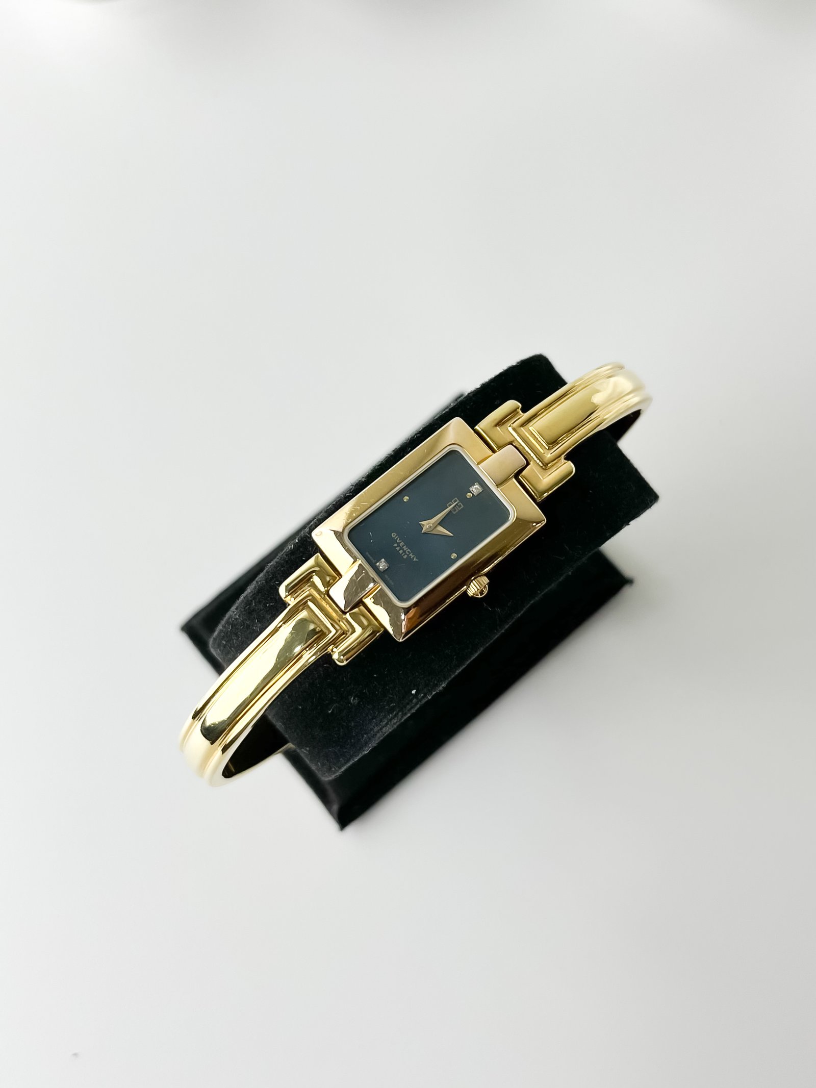 Givenchy ‘The Materialist Sterling Frost’