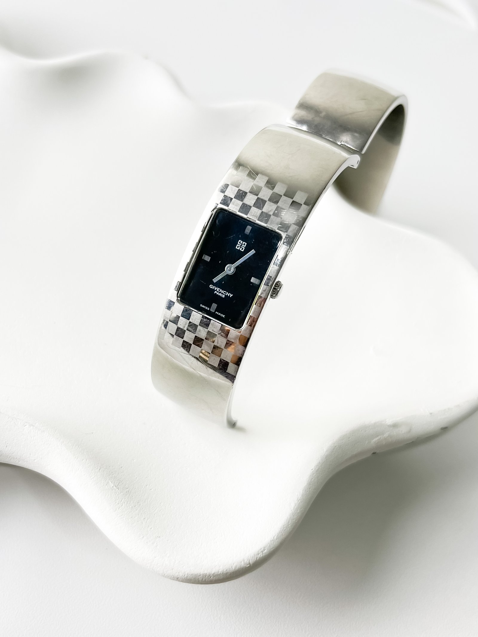 Givenchy ‘The Materialist Sterling Frost’