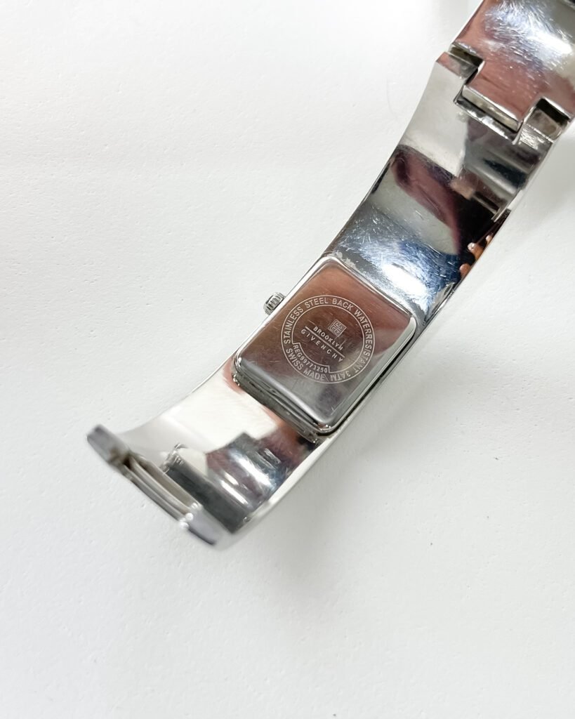 Givenchy ‘The Materialist Sterling Frost’, foto 4