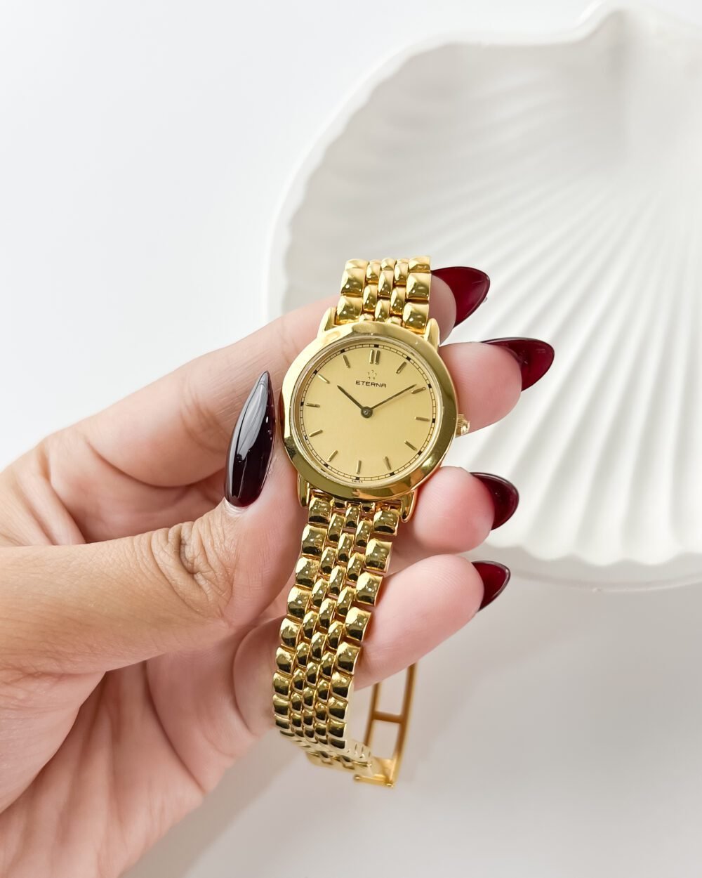 Eterna ‘The Character Socialite’