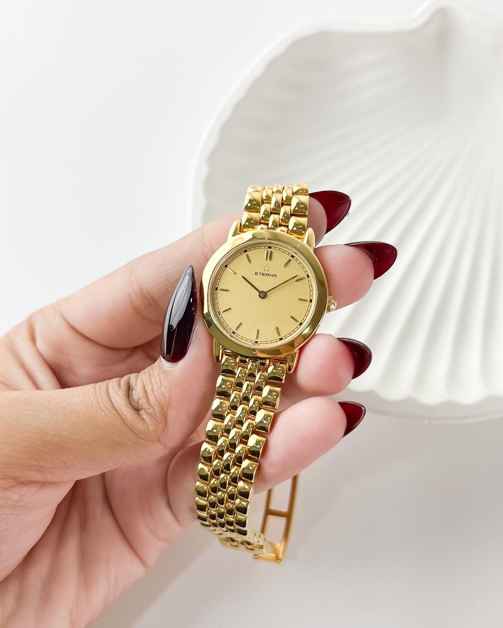 Eterna ‘The Character Socialite’